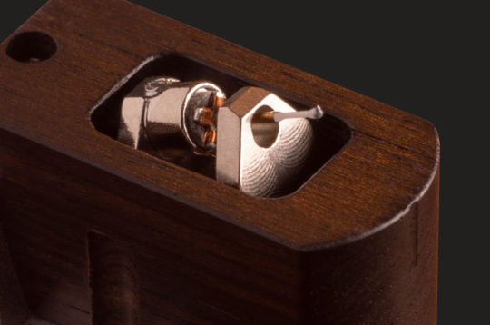 Eddy Currents Cancellation Phono Cartridge