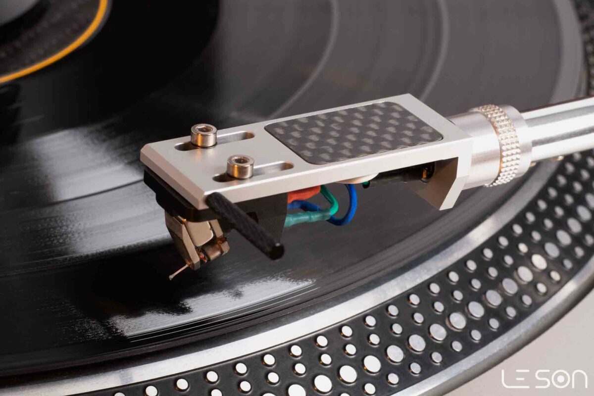 Turntable-Headshell-1200x800.jpg