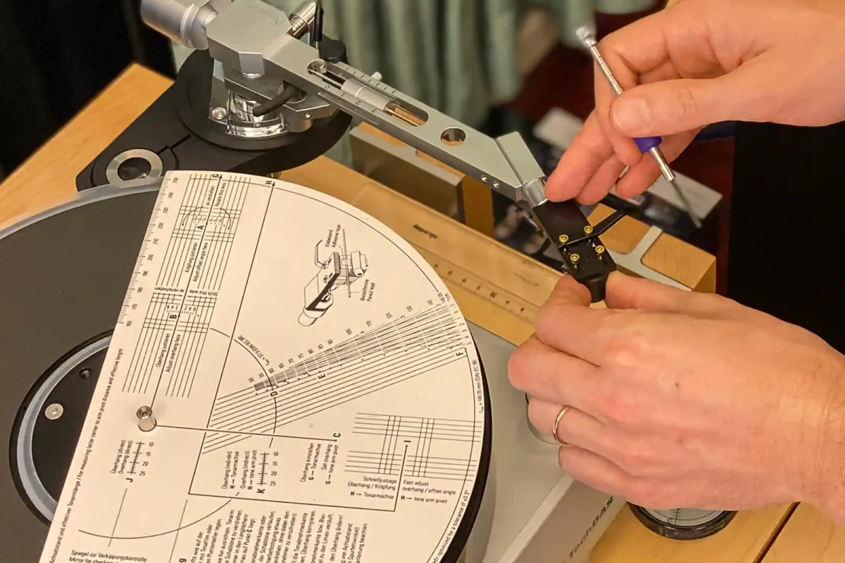 Cartridge-Alignment-Protractor-1200x800.webp